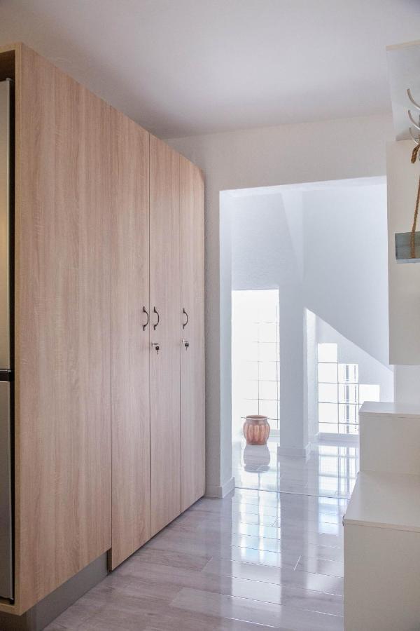 Apartments By The Sea Milna, Vis - 8895 Rukavac  Esterno foto